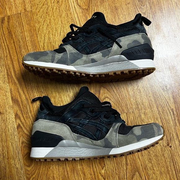 ASICS - Picture 3 of 7